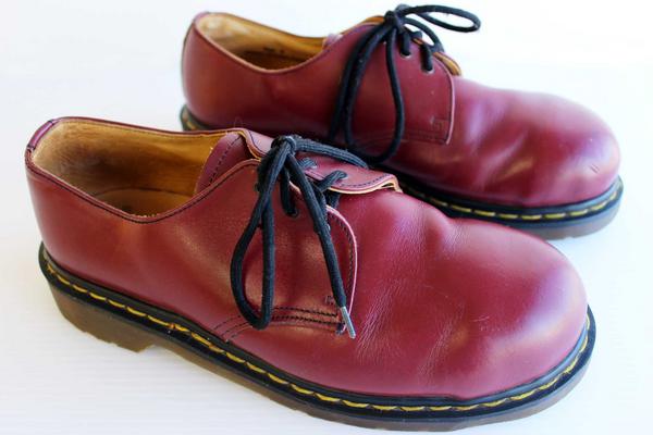 Dr.Martens 3ホールブーツ　チェリーレッド UK8