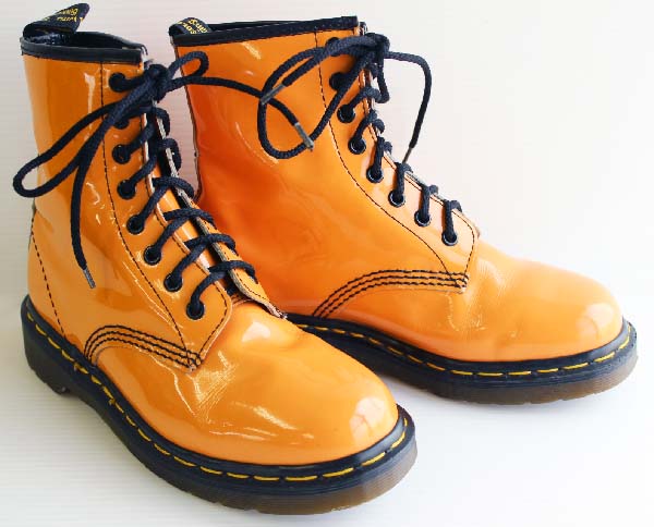 英国製 DR.MARTENSドクターマーチン 8ホールブーツ パテント オレンジ UK5