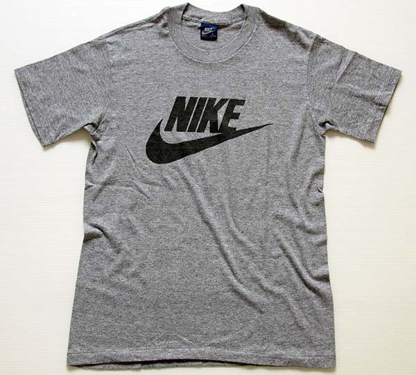75+ Nike ロゴ Tシャツ - らさhぽどりぶて