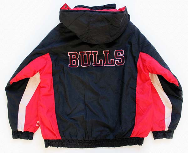 【美品M】LOGO７　ナイロンジャケット　NBA　BULLS　ブルス　　レッド