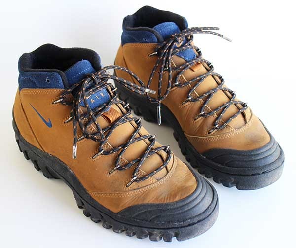 NIKE ACG トレッキングブーツ