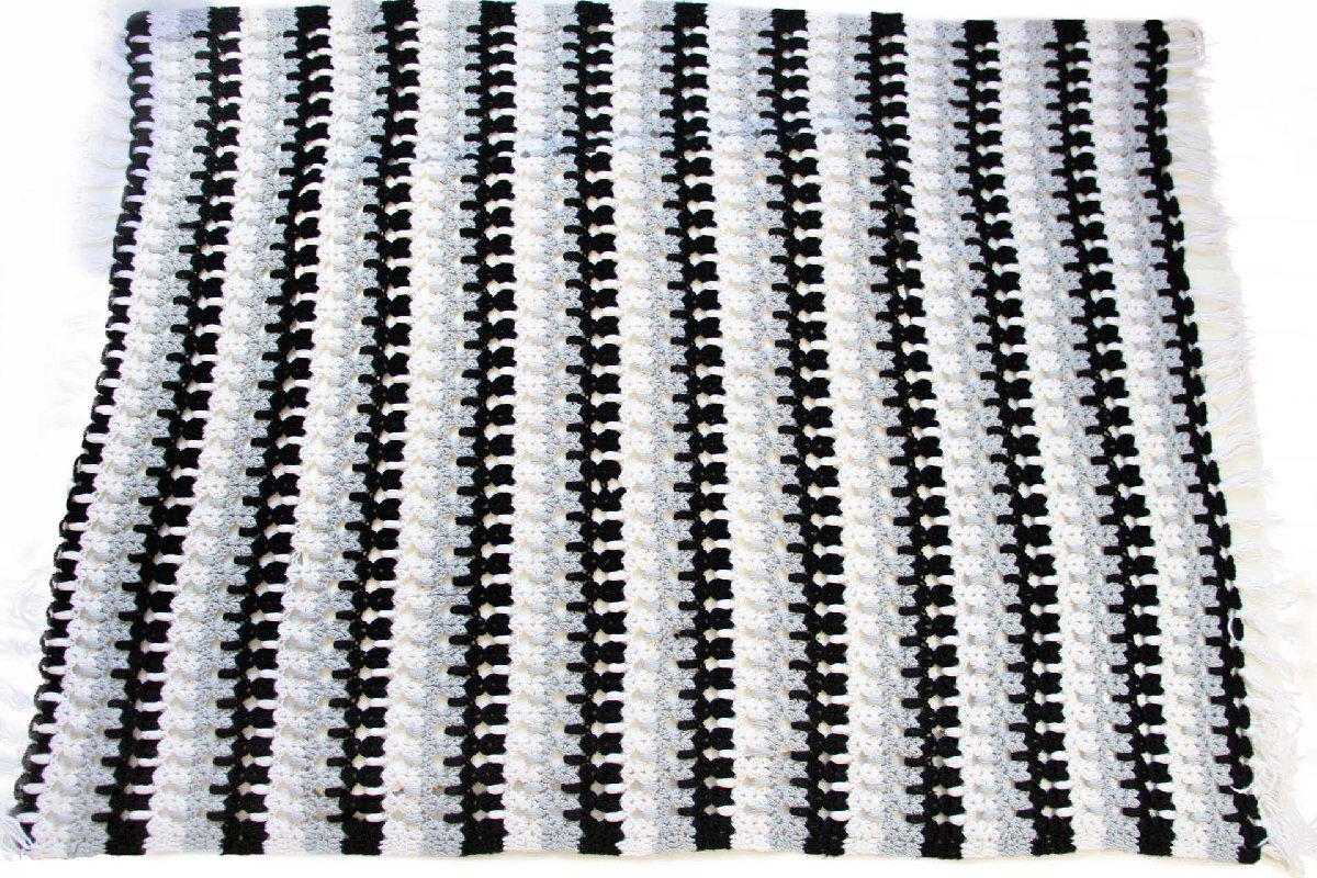 画像2: ハンドメイド ブランケット★N カギ編み (2)