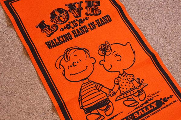 70s PEANUTS LINUS&SALLY LOVE フェルト ペナント オレンジ 
